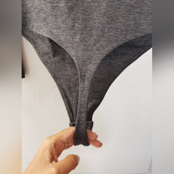 Aritzia Contour Whitney bodysuit Gray colour size XL - Picture 9 of 13